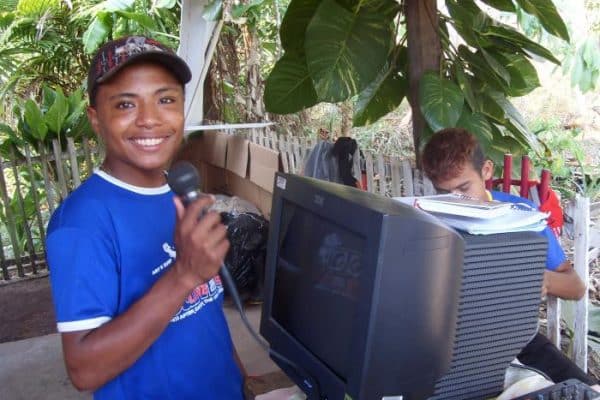 Young presenter on Ilha do Mosqueiro